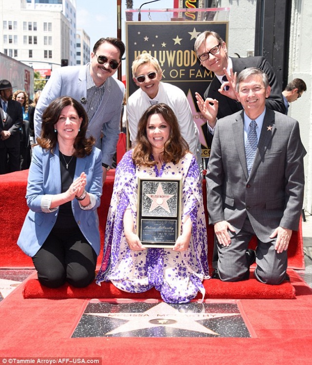 batch melissa mccarthy shows off trimmer on the hollywood walk of fame