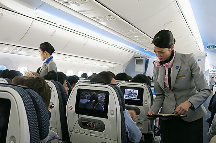 ANA 787 8 flight attendants service1
