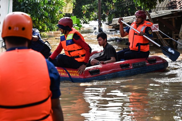 afp indonesia flood rain 000 1FY16Z 20190426 286D4A8552ED44BDA690E8C605F83299