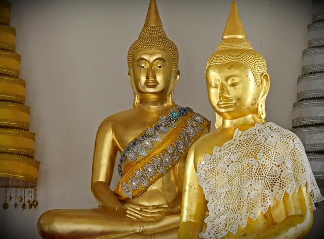 ไอคอนสยาม' สืบสานวิถีไทย 'ไหว้พระสุขใจ หล่อเทียน' สักการะ พระพุทธรูปคู่บ้านคู่เมือง 4 ภาค - The Bangkok Insight