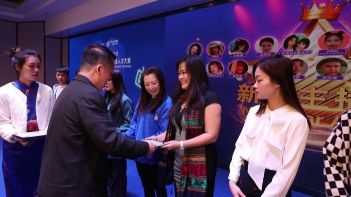 （泰国专线 配图）苏梅岛姐姐的分享：如何在中国成为一位跨境带货主播（1） 01 e1637902358308