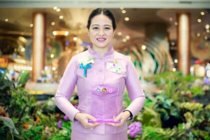 รูปข่าว ‘รวีวรรณ’ รับรางวัล ‘สตรีไทยดีเด่น’ สาขา ผู้เชี่ยวชาญด้านสิ่งแวดล้อม