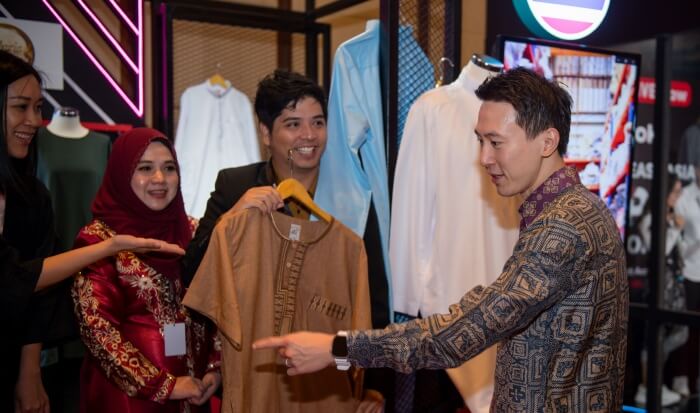 TikTok CEO Shou Chew with TikTok Shop Waris Muslim Thailand