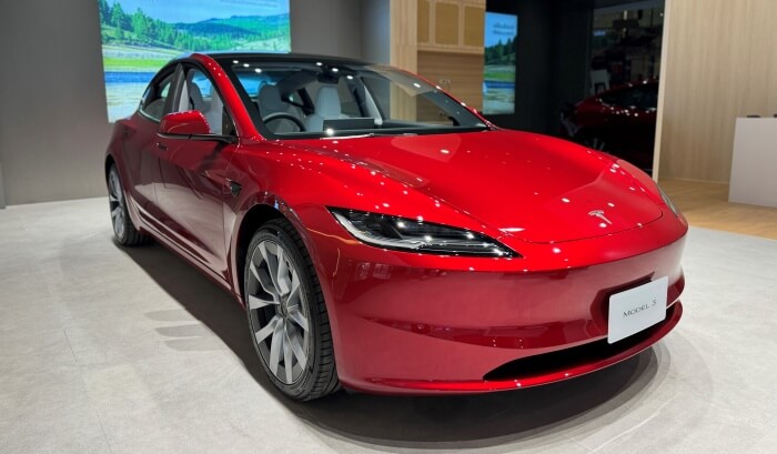 Tesla Model 3 Ultra Red